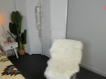 webcam girl y_u_m_i_k_a live cam image #3280018