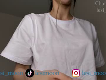 webcam girl lesi_moon live cam image #6014634