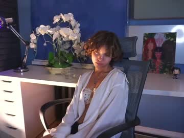 webcam girl lenaelisabeth live cam image #5833875