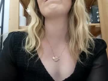 webcam girl hockeywife live cam image #4244323