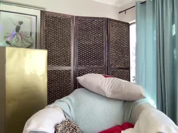 webcam girl gl1tter_barbie live cam image #2534961