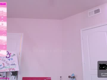 webcam girl petitebrat live cam image #3590633