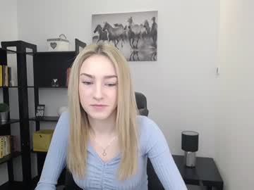 webcam girl little_e_mily live cam image #1300345