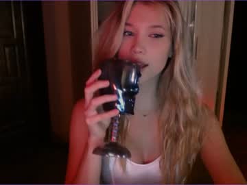 webcam girl bitter_moon live cam image #3232525