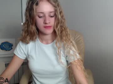webcam girl loveinemili live cam image #3983896