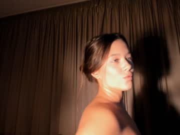 webcam girl emilybatee live cam image #5378372