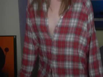 webcam girl lucydelovely live cam image #3184399