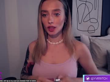 webcam girl _yvie_ live cam image #5957237