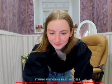 webcam girl kira_coy_ live cam image #1966031