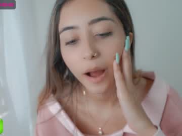 webcam girl gummy_bear7 live cam image #143616