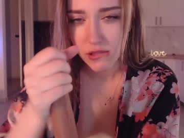 webcam girl uwuxo live cam image #676731