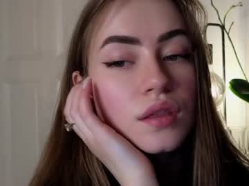webcam girl strawberryjamx live cam image #6018458