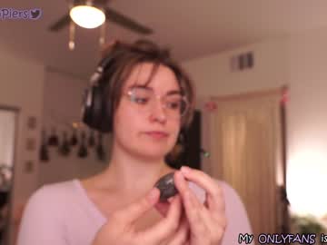 webcam girl evelynpiers live cam image #4870556