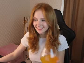 webcam girl plastic_beach live cam image #5655747