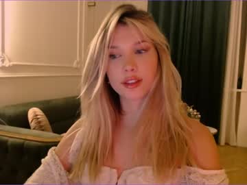 webcam girl bitter_moon live cam image #3584392