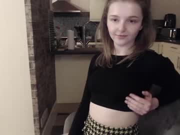 webcam girl lucydelovely live cam image #3548743