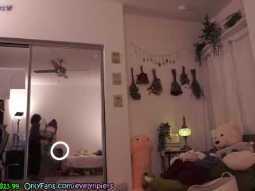 webcam girl evelynpiers live cam image #3570115