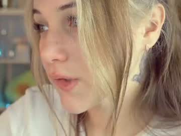 webcam girl mia_milagros live cam image #1705329