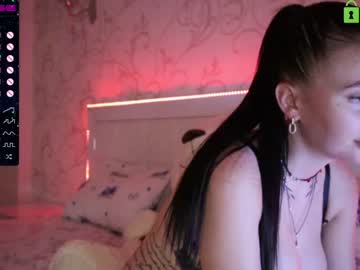 webcam girl fallen_angel_18 live cam image #2716240