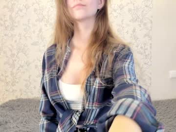 webcam girl alainaestrada live cam image #5547009