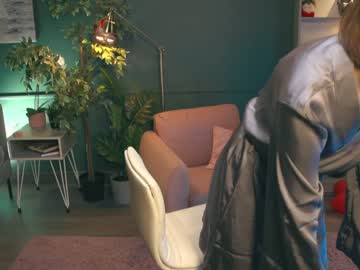 webcam girl little_dorothy_ live cam image #1223980