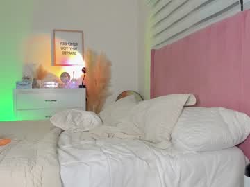 webcam girl veroniqe_lounge live cam image #2336917