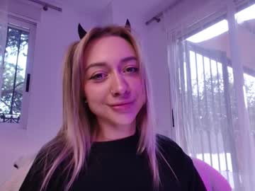 webcam girl mynameisnikki live cam image #3228437