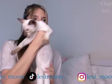 webcam girl lesi_moon live cam image #6251243