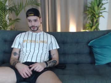 webcam man fratguysonline live cam image #61824