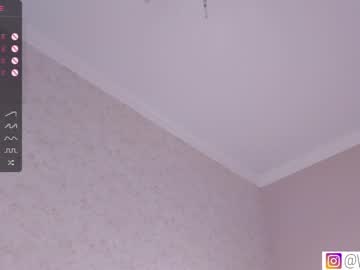 webcam girl bzzzme live cam image #6668125