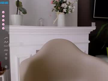 webcam girl small_blondee live cam image #2059551