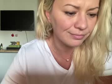 webcam girl kiradivine live cam image #4647106