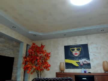 webcam girl raquelle_star live cam image #4437325