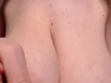webcam girl incrediblyomelia live cam image #3142731