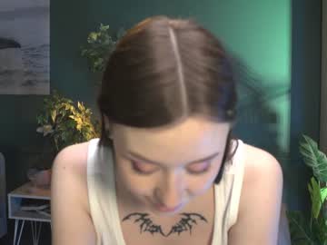 webcam girl ella_knockers_xl live cam image #1327674
