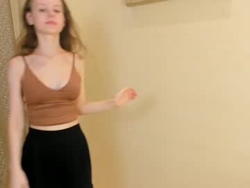 webcam girl maryrogersa live cam image #5139340