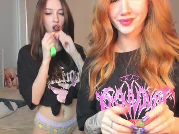 webcam girl jerkoffstation live cam image #3666390