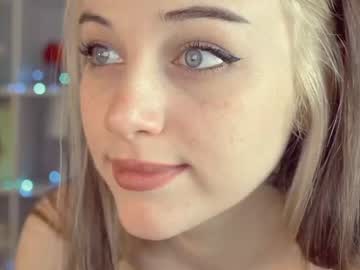 webcam girl mia_milagros live cam image #1627065