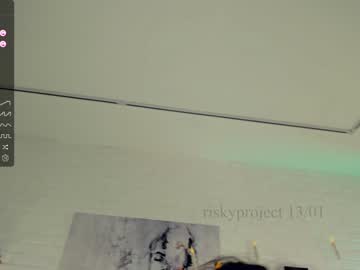 webcam girl riskyproject live cam image #6171866