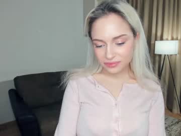 webcam girl alaskareid live cam image #3999766
