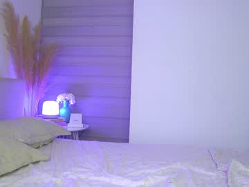 webcam girl veroniqe_lounge live cam image #4630223