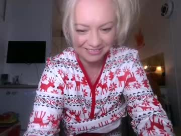 webcam girl kiradivine live cam image #3426365