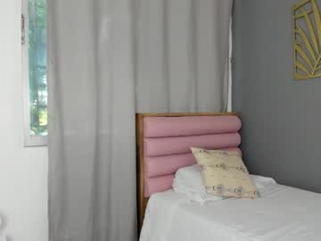 webcam girl roberta_lipa live cam image #2585641