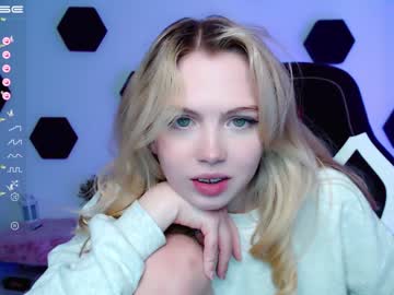 webcam girl small_blondee live cam image #3916869