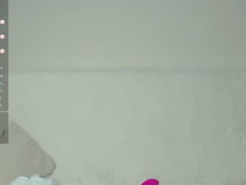 webcam girl little_yena live cam image #5344374