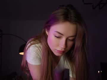 webcam girl strawberryjamx live cam image #3211710