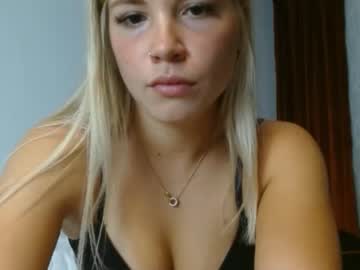 webcam girl lovecayaxo live cam image #5474077
