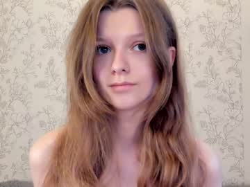 webcam girl alainaestrada live cam image #5547768