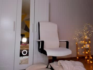 webcam girl roxy_blue_eyed_ live cam image #6792416