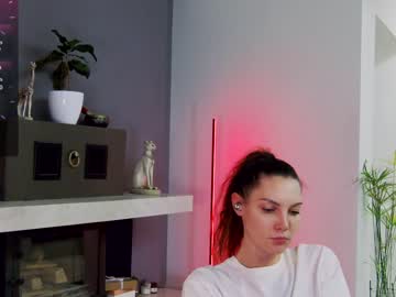 webcam girl flowerr_powerr live cam image #6255692